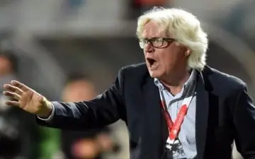 تعجب شفر از سوال درباره نام پدر هنگام امضای قرارداد!