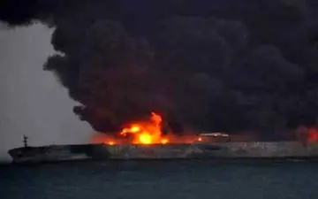 تجسس برای کارکنان نفتکش ادامه دارد/ دلیل حادثه مشخص نیست