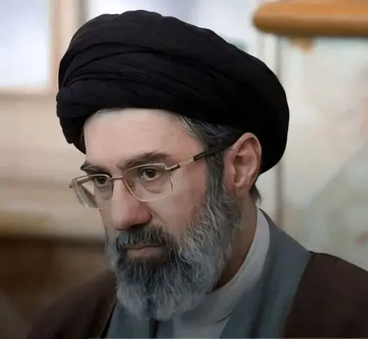 فیلم دیده‌نشده از سیدمجتبی خامنه‌ای در جنگ