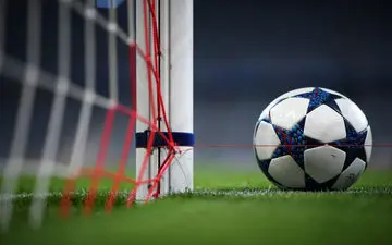 گل گهر با بازی مستقیم دفاع تراکتور را تحت فشار قرار داد