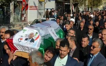 پیکر جانباز شهید «قاسم امینی» بر دوش مردم گیلانغرب تشییع شد