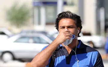 لبخند به لب فرهاد برگشت+عکس