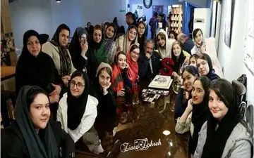 کیک مخصوص برای سحر قریشی در نمایش لامبورگینی (عکس)