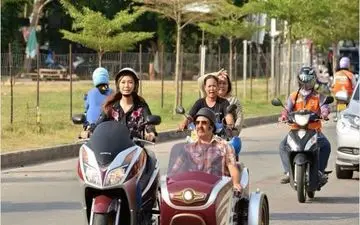 موتورسواری رضا عطاران در تایلند، به همراه یک زن تایلندی! (عکس)