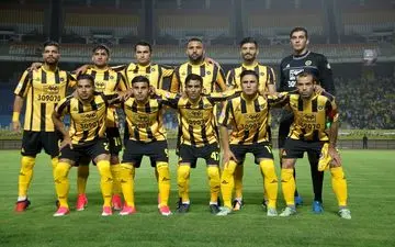  تخم مرغ های سرمربی طلایی پوشان در سبد  خریدهای جدید(عکس)