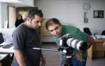 درگیر یک مزاحم تلفنی شده بودم