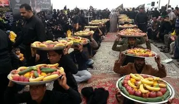 پذیرایی سخاوتمندانه عراقی‌ها از زوار اربعینی امام حسین علیه السلام +فیلم 