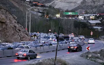 آخرین وضعیت جاده‌های کشور /ترافیک نیمه سنگین در هراز