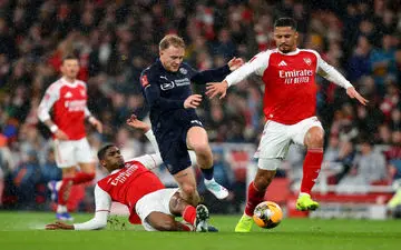 آرسنال در امارات بی دردسر صعود کرد