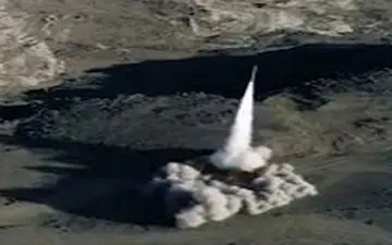 شلیک موشک به میادین نفتی عربستان سعودی + فیلم