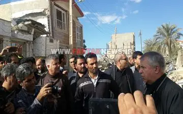 اختصاصی / گزارش تصویری اختصاصی از حضور علی پروین در مناطق زلزله زده