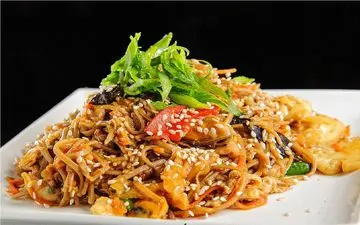 طرز تهیه نودل با مرغ| سریع و راحت درست میشه!