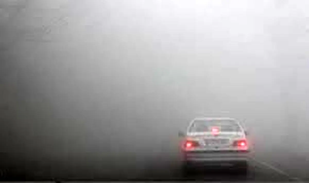 مه گرفتگی غلیظ در محورهای شرقی کرمانشاه/ رانندگان احتیاط کنند 

  
