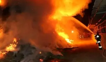 یک مجتمع تجاری در خیابان جمهوری تهران آتش‌ گرفت