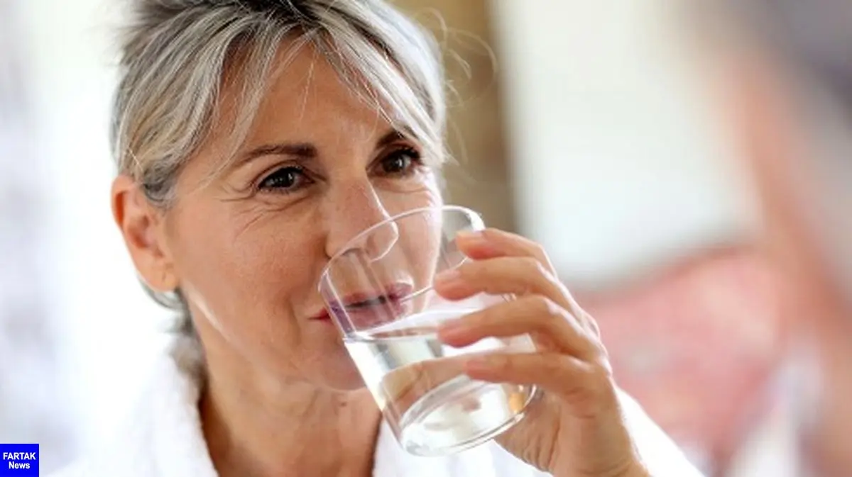 هفت فایده نوشیدن آب در حالت ناشتا