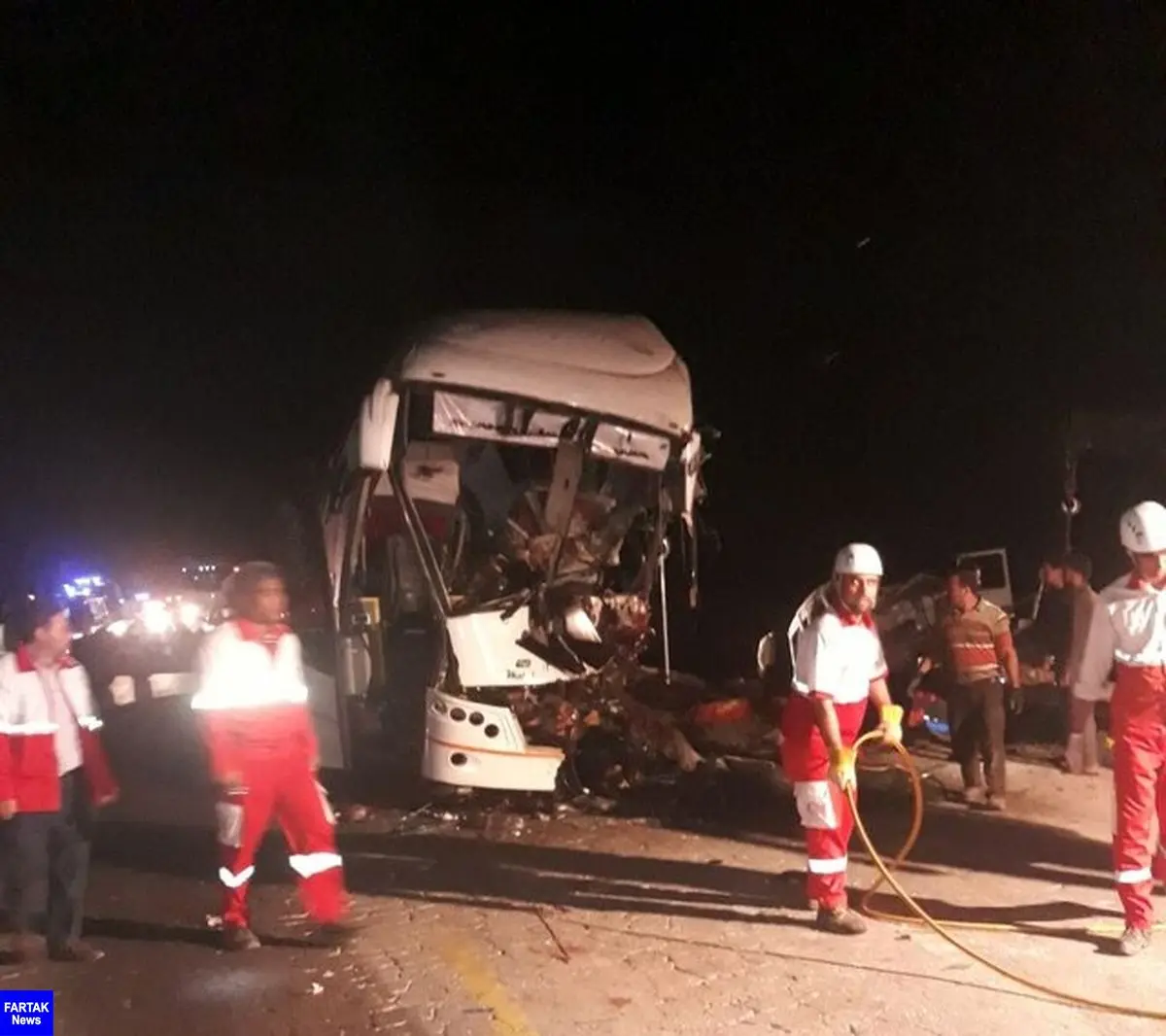 ۴ کشته و ۲۴ مجروح در تصادف اتوبوس با کامیون