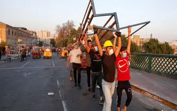 عراق اخبار کشته شدن تظاهرکنندگان در بغداد را تکذیب کرد/ کویت دیپلمات‌هایش را از بصره خارج کرد