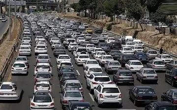 ترافیک سنگین در آزادراه تهران-قزوین و ترافیک نیمه سنگین در محور شهریار
