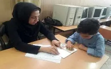 تشویق دانش‌آموزان به انجام تکالیف به‌صورت الکترونیک