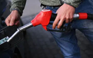 ماجرای قاچاق آرد و قیمت بنزین /بنزین لیتری 10 هزار تومان می‌شود؟ 