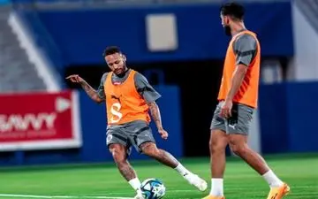 برگزاری آخرین تمرین الهلال پیش از دیدار مقابل نساجی در ورزشگاه آزادی