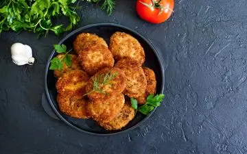 طرز تهیه کتلت مرغ آبغوره‌ ای؛ غذای خوشمزه و مخصوص شمالی