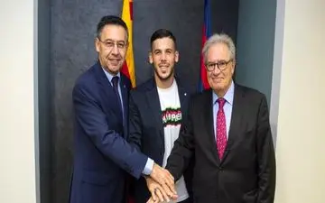 بارسلونا قرارداد کارلس پرز را تا 2022 تمدید کرد