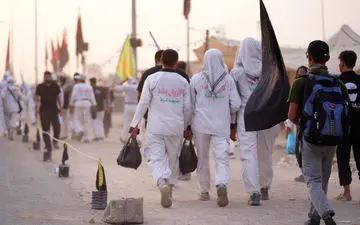 کفش مناسب پیاده‌روی اربعین؛ چگونه انتخاب هوشمندانه‌تری داشته باشیم؟