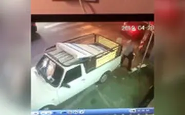  لحظه سرقت موبایل در خیابان اندرزگوی تهران 