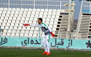 مهارت عجیب گلر نساجی در بسته نگه داشتن دروازه