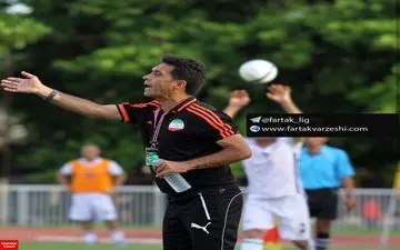 نباید پرسپولیس را با یک بازی قضاوت کرد/ امیدوارم مشکل خط حمله با حضور لوکادیا حل شود 