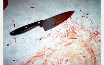 مشتری بانک با چاقو به جان کارمند افتاد

