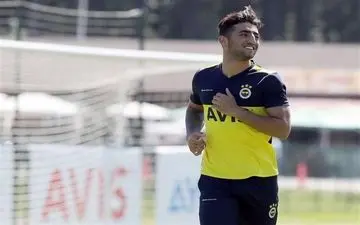  صیادمنش با مشکل خروج زا کشور مواجه شد/ باشگاه استقلال پیگیرحل مشکل