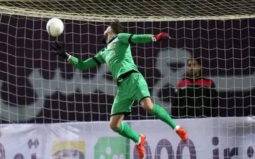 مرور خط‌‌ تیره‌های جدول لیگ؛ پرسپولیس لیگ بیست و یکم در مسیر پرسپولیس استیلی
