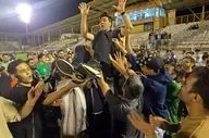 جشن بقا به سبک صعود؛ یورش 5 هزار هوادار پاس به زمین!