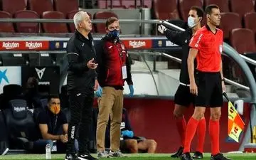 
تقلید صدای سوت داور؛دلیل اخراج سرمربی لگانس!