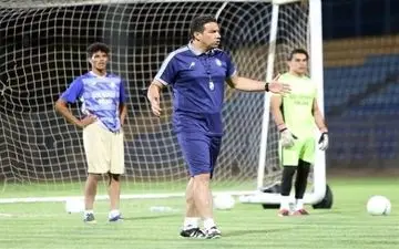 سرآسیایی: تحت نظر قلعه‌نویی برای یک هدف بزرگ در لیگ می‌جنگیم/ بازی در چمن حافظیه شیراز سخت‌تر است یا در چمن مصنوعی‌؟