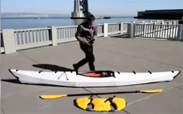 قایق جالبی که قابل حمل است و فقط 14 کیلوگرم وزن دارد! + فیلم