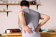 یک خطر خاموش برای کلیه ها/ کسانی که سنگ کلیه دارند روزی چقدر آب بنوشند؟