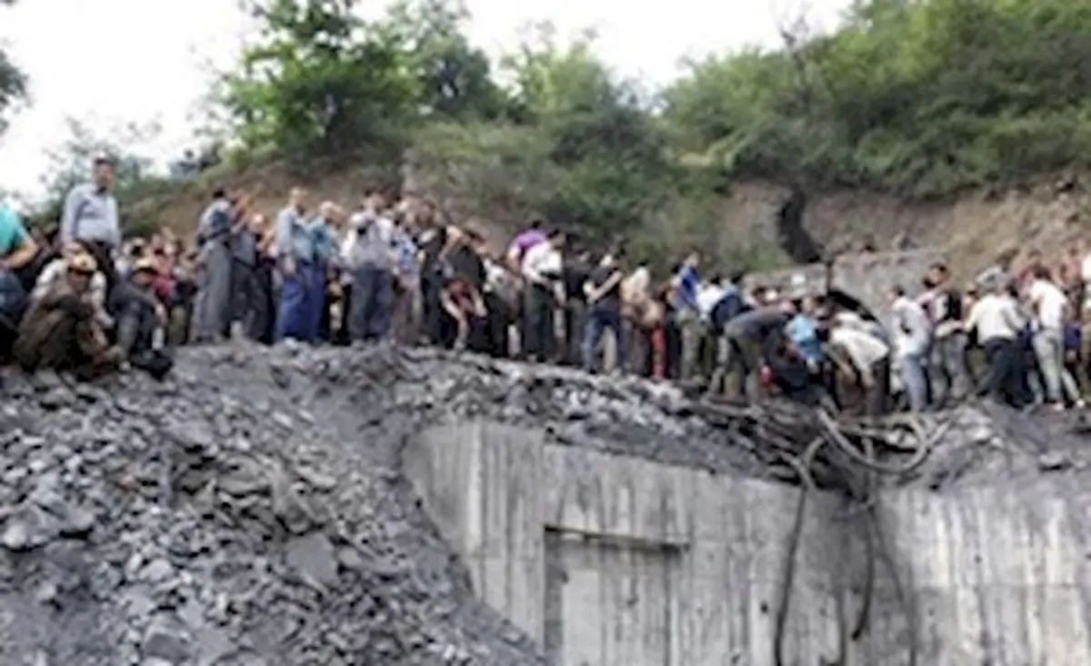 تکذیب خبر محبوس شدن 80 کارگر در انفجار معدن آزادشهر/ 26 نفر در معدن محبوس شده‌اند 