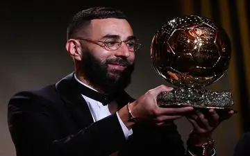 توپ طلای ۲۰۲۲ به بنزما رسید/ لواندوفسکی، کورتوا، گاوی و منچسترسیتی بهترین‌های سال شدند + عکس 