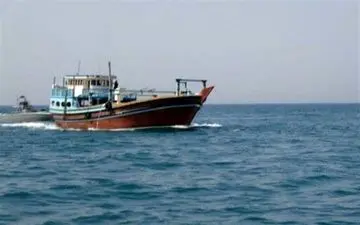 قاتل فراری در پوشش قاچاقچی در تور مرزبانان میناب / لنج سرقتی از چنگ سارقان آزاد شد