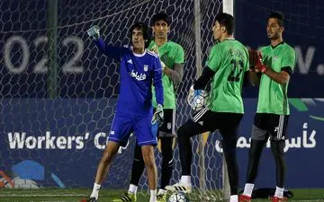 مشت های گره کرده مربی تیم ملی از شکست پرسپولیس