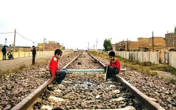 مرتکبان عبور از محل های غیر مجاز خطوط راه آهن مسئول سوانح هستند