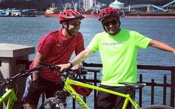 دوچرخه‌سواری پژمان جمشیدی در خارج از کشور + عکس