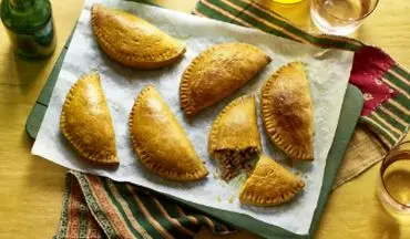 پیراشکی رست بیف رو همه دوست دارن پس یادش بگیر و درستش کن!