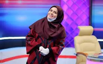 امکان ندارد این مجری زن تلویزیون را با این تیپ بشناسید/ تیپ و ژست جدید مجری برکنار شده را ببینید/عکس