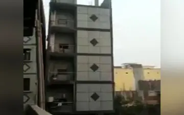 تخریب ناگهانی یک ساختمان 4 طبقه در 5 ثانیه! + فیلم