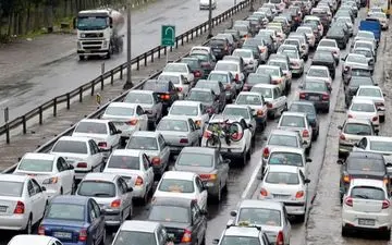 ترافیک سنگین بین کرج و قزوین/ باران در جاده‌های 11 استان
