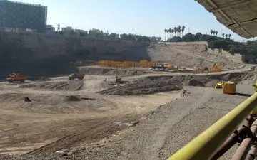 
خطر ریزش جداره حفاری شده برج طاووس دزفول بسیار جدی است